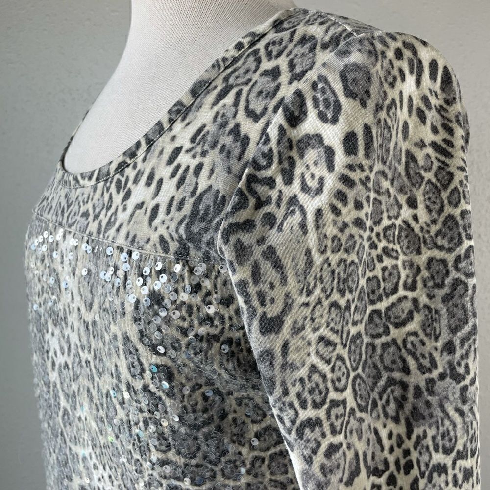 Liz Claiborne Petite Leopard Print Top EUC - Picture 5 of 7